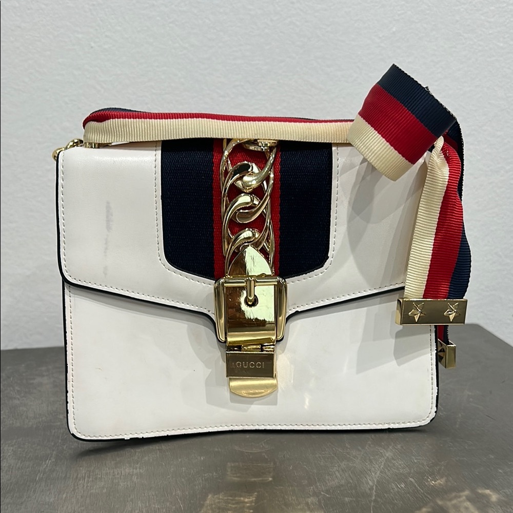 Gucci White and Gold Crossbody Bag with Structured Design